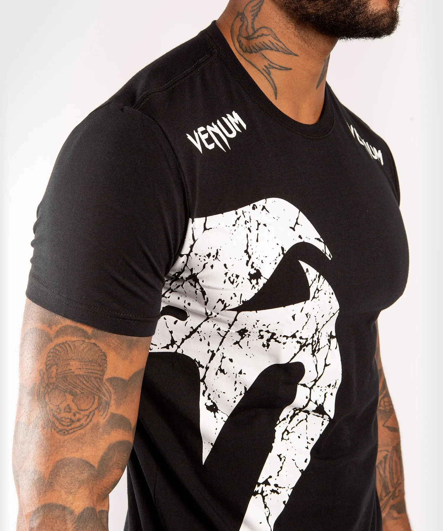 Camiseta Venum Giant - Negro