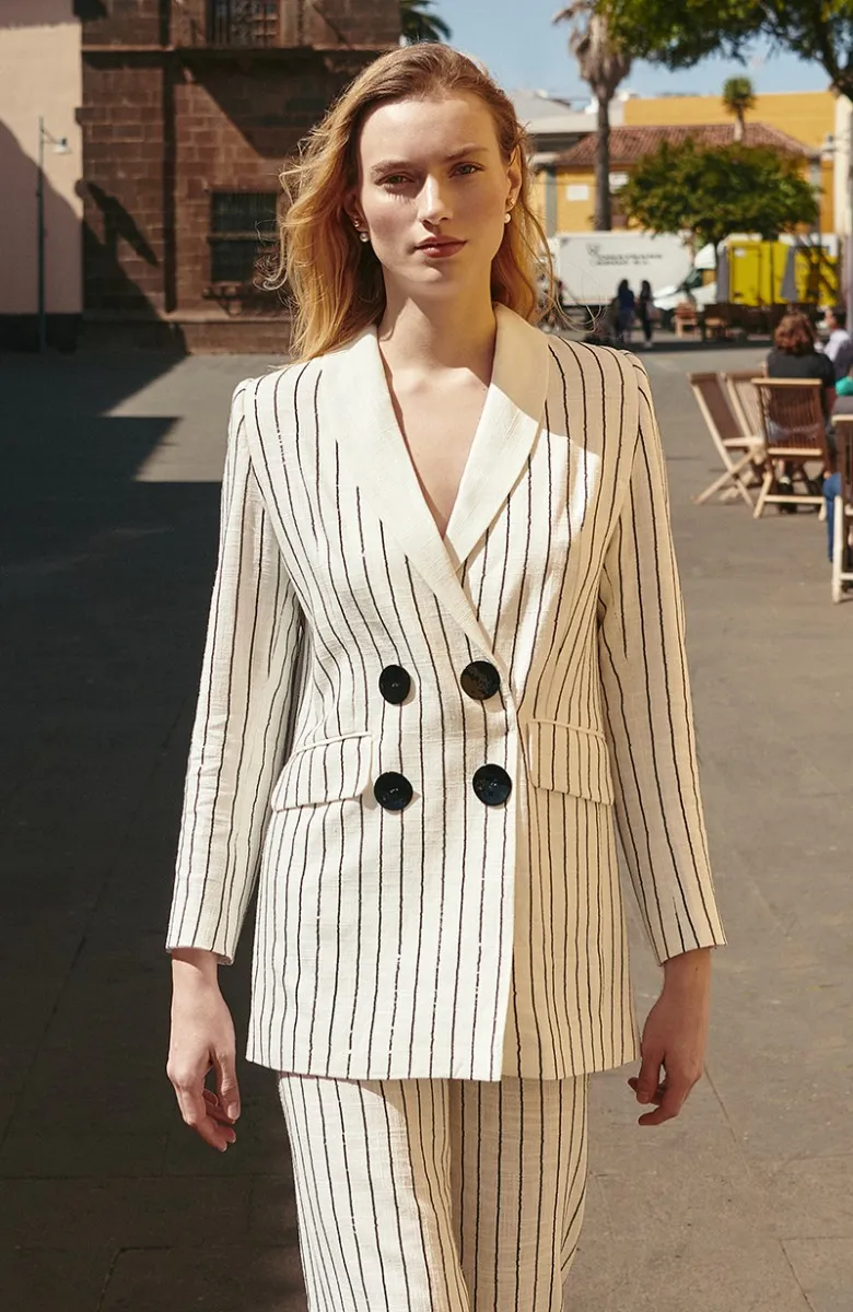 Chaqueta americana lino blanco rayas lentejuelas Cabo Blanco