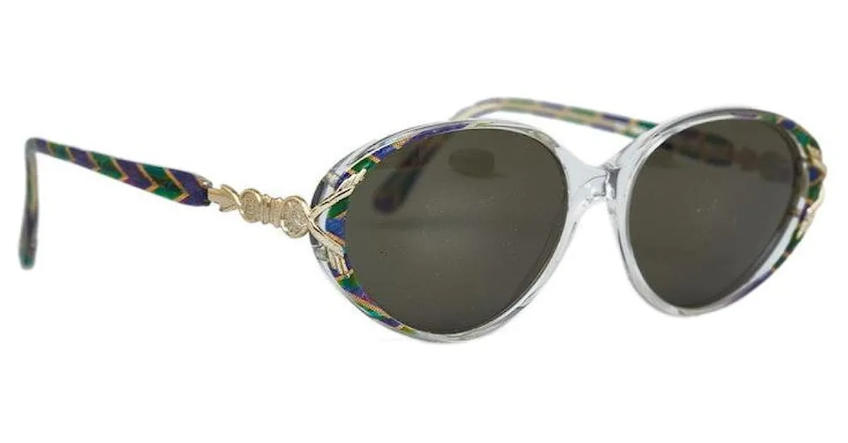 Gafas de sol de plástico Fendi 55□15 en muy buen estado Verde 