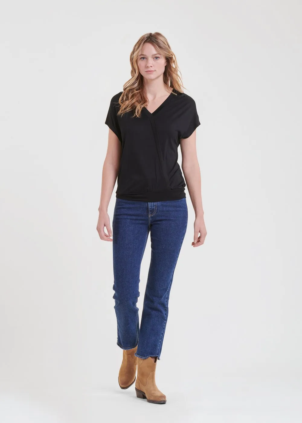LA FEE MARABOUTEE Camiseta holgada con cuello de pico en negro