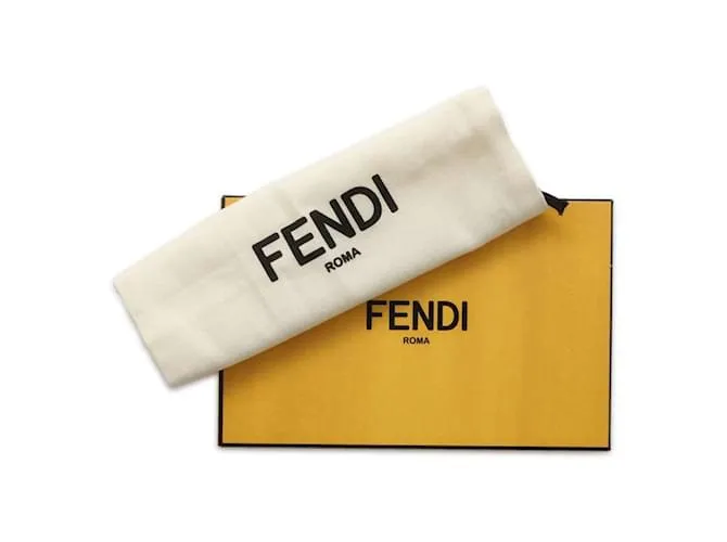 Llavero de cuero rosa Fendi 
