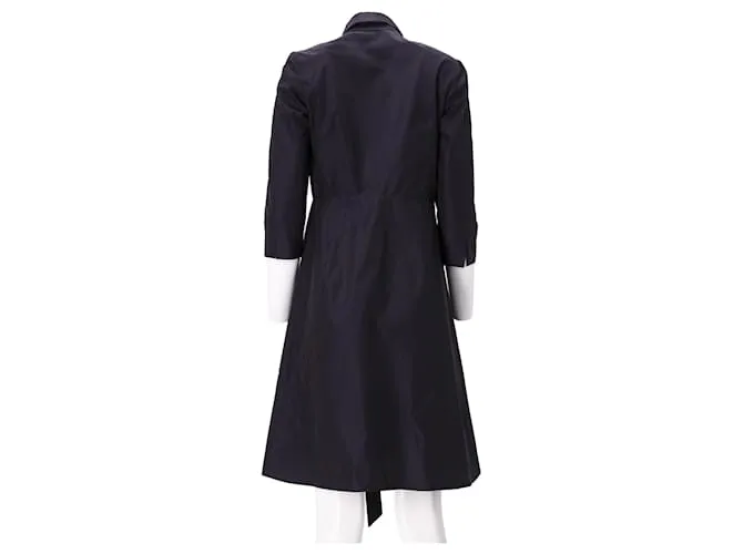 Vestido negro de seda con lazo en la cintura de Max Mara, largo hasta la rodilla 
